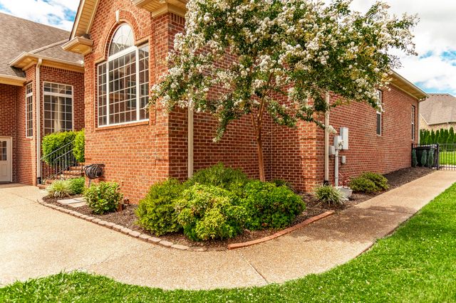 1005 Scarlet Ct, Hendersonville, TN 37075