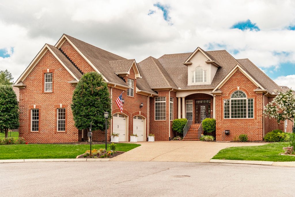 1005 Scarlet Ct, Hendersonville, TN 37075