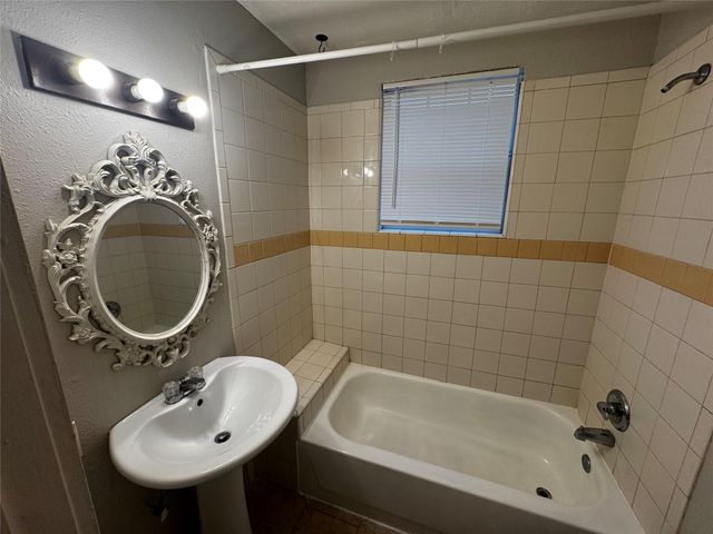 4510 La Branch Street 2, Houston, TX 77004
