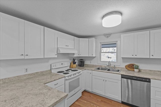 1324 Nebraska Valley Road, Stowe, VT 05672