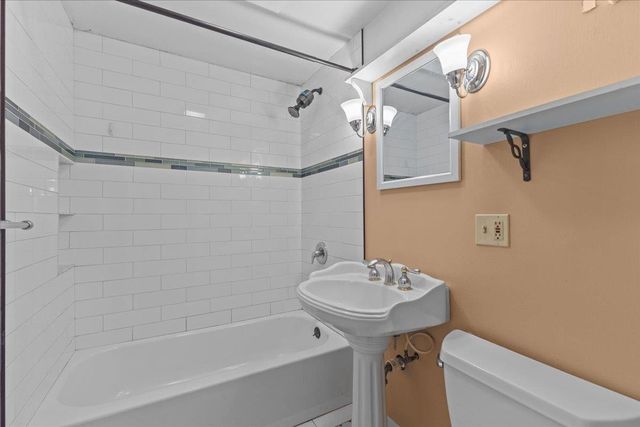 1324 Nebraska Valley Road, Stowe, VT 05672