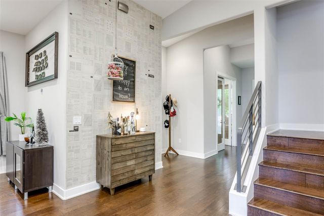 2113 Glendale PL, Austin, TX 78704