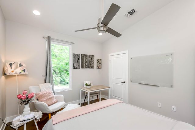 2113 Glendale PL, Austin, TX 78704