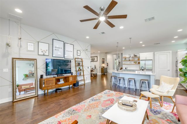 2113 Glendale PL, Austin, TX 78704