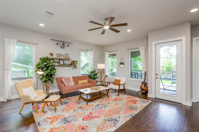 2113 Glendale PL, Austin, TX 78704