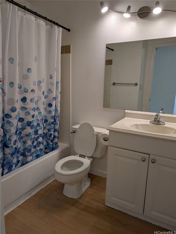 94-870 Lumiauau Street L206, Waipahu, HI 96797