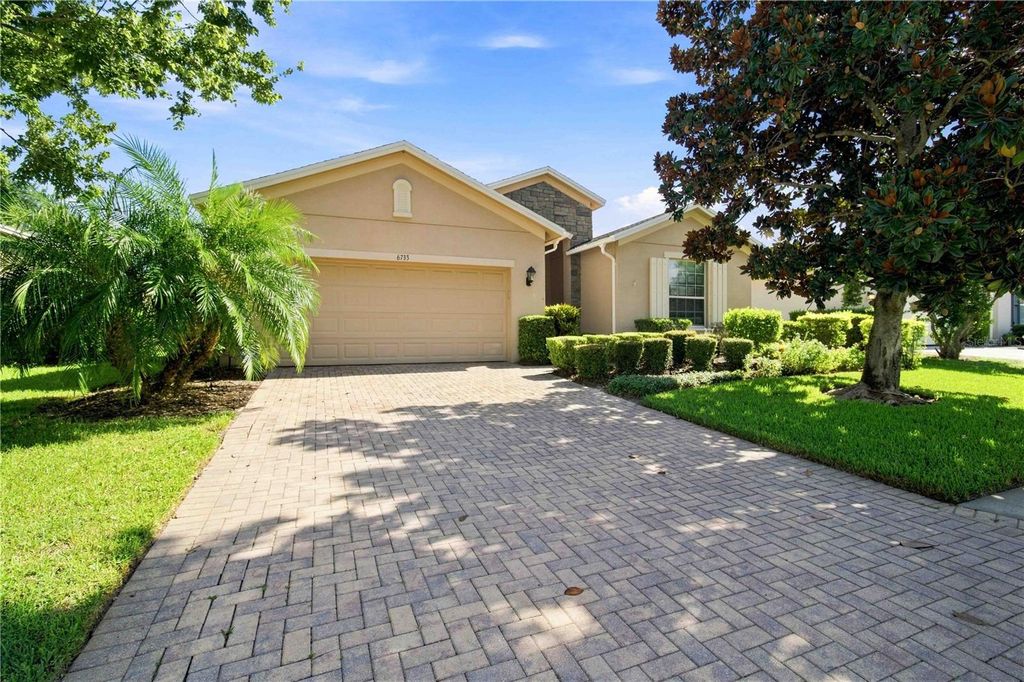 Image 2 of property listing at 6733 45TH TERRACE E, Bradenton, FL 34203