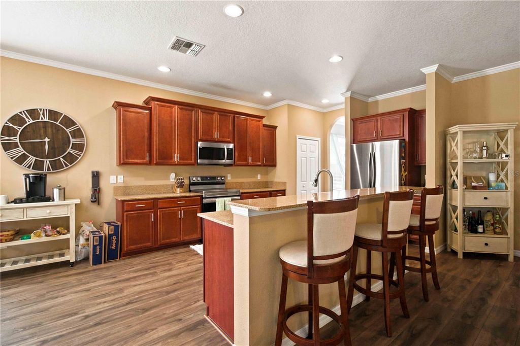 Image 17 of property listing at 6733 45TH TERRACE E, Bradenton, FL 34203