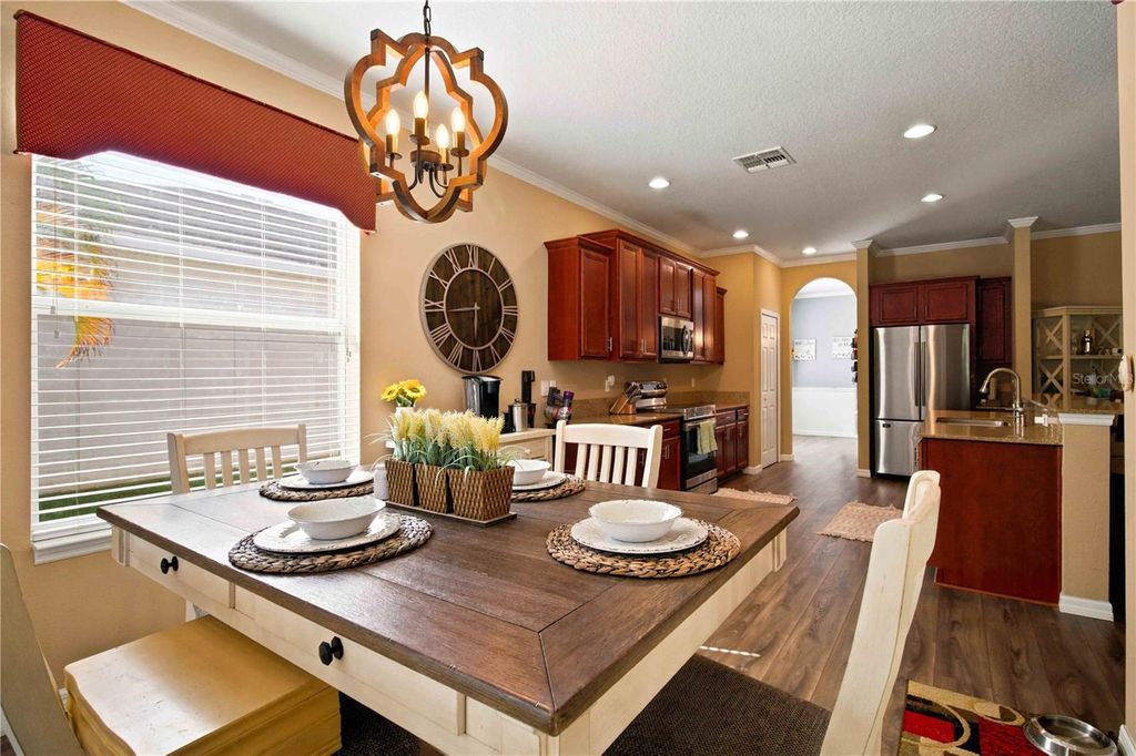Image 20 of property listing at 6733 45TH TERRACE E, Bradenton, FL 34203