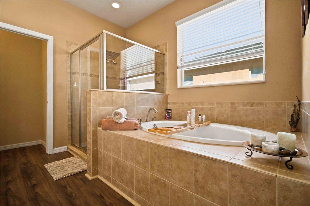 Image 25 of property listing at 6733 45TH TERRACE E, Bradenton, FL 34203