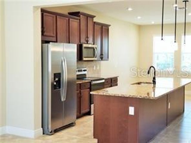 8085 GLENLLOYD AVENUE, Winter Garden, FL 34787