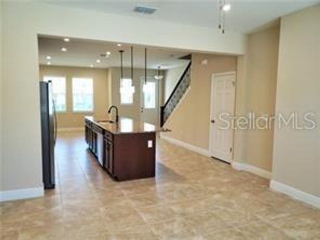 8085 GLENLLOYD AVENUE, Winter Garden, FL 34787