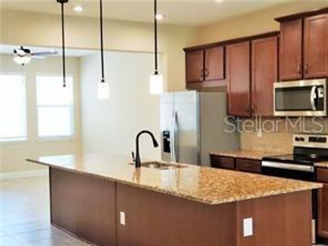 8085 GLENLLOYD AVENUE, Winter Garden, FL 34787