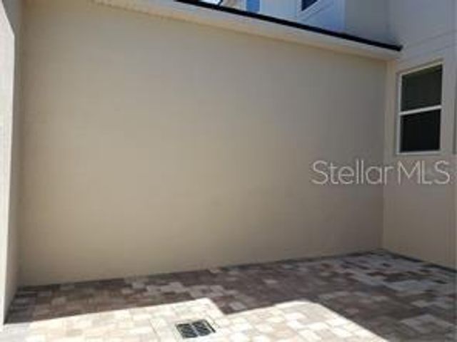 8085 GLENLLOYD AVENUE, Winter Garden, FL 34787