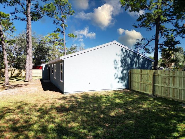 18 MIDWAY COURT, Ocala, FL 34472