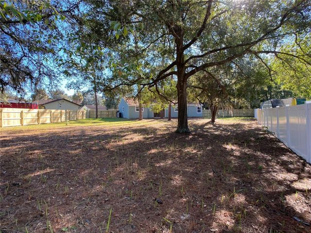 18 MIDWAY COURT, Ocala, FL 34472
