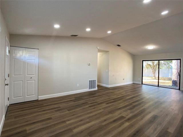 18 MIDWAY COURT, Ocala, FL 34472