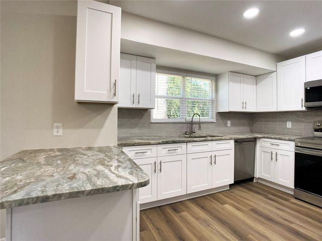 18 MIDWAY COURT, Ocala, FL 34472