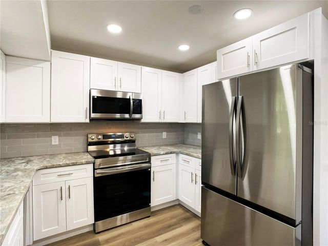 18 MIDWAY COURT, Ocala, FL 34472