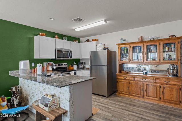 456 Reizen Drive, Morristown, AZ 85342