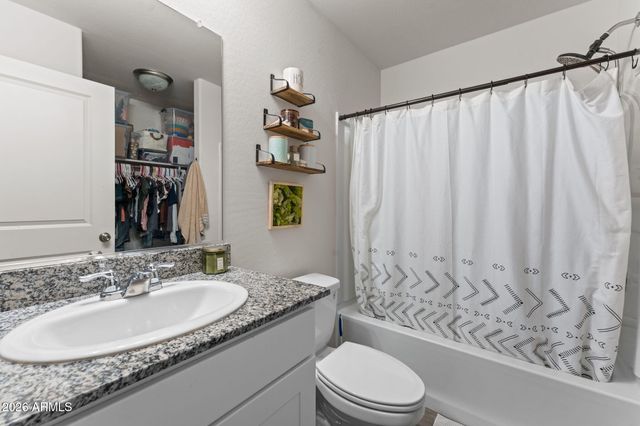 456 Reizen Drive, Morristown, AZ 85342