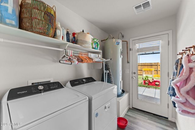 456 Reizen Drive, Morristown, AZ 85342
