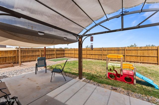 456 Reizen Drive, Morristown, AZ 85342