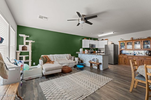 456 Reizen Drive, Morristown, AZ 85342