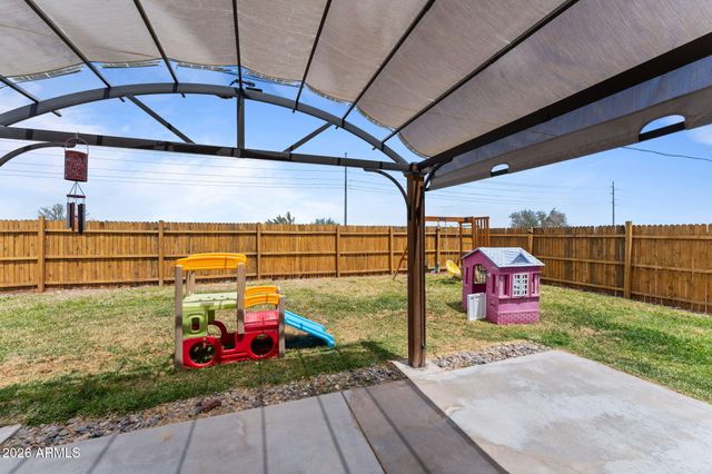456 Reizen Drive, Morristown, AZ 85342