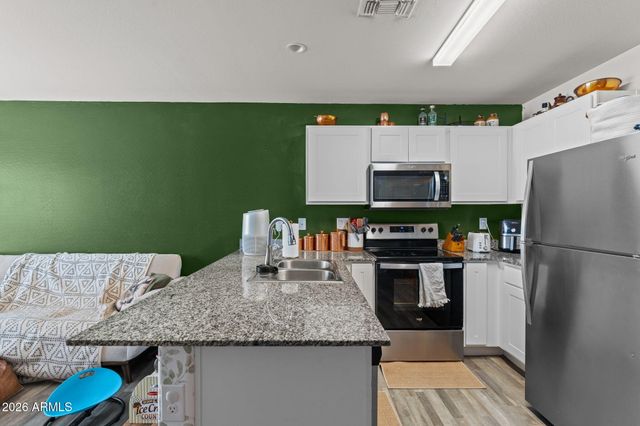 456 Reizen Drive, Morristown, AZ 85342