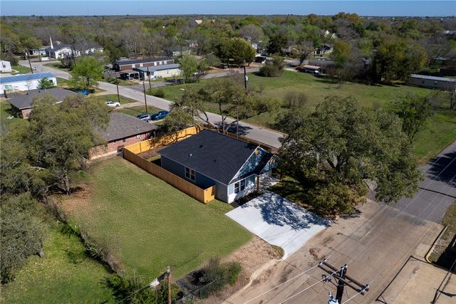 1313 Rollins Avenue, Bryan, TX 77803