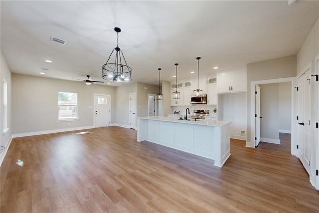 1313 Rollins Avenue, Bryan, TX 77803