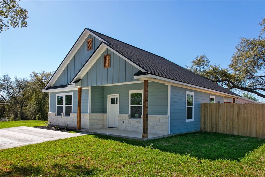 1313 Rollins Avenue, Bryan, TX 77803