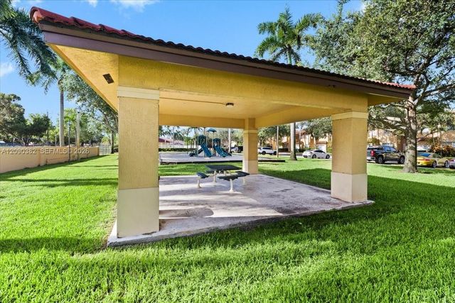 195 Sable Palm Way, Davie, FL 33325