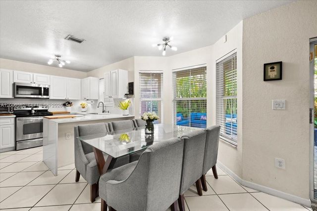 195 Sable Palm Way, Davie, FL 33325