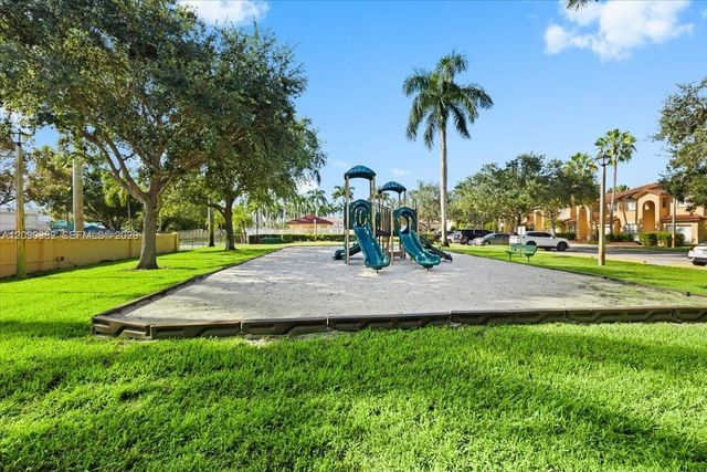 195 Sable Palm Way, Davie, FL 33325