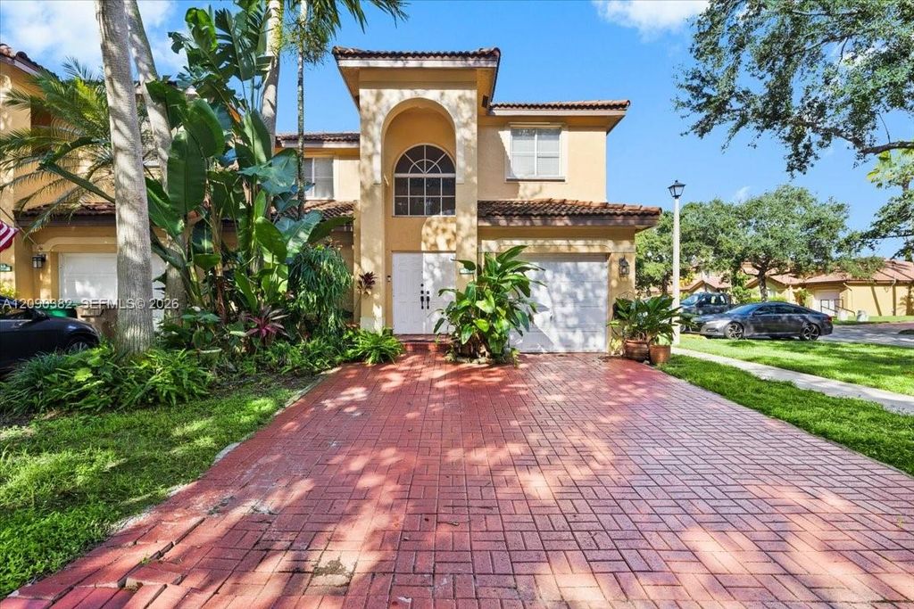 195 Sable Palm Way, Davie, FL 33325