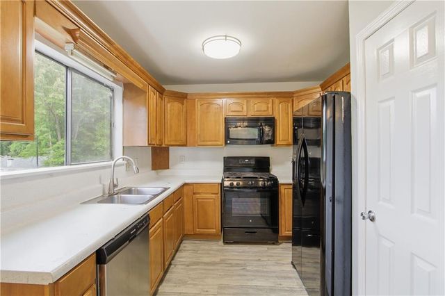 8132 Creekstone Court, Riverdale, GA 30274