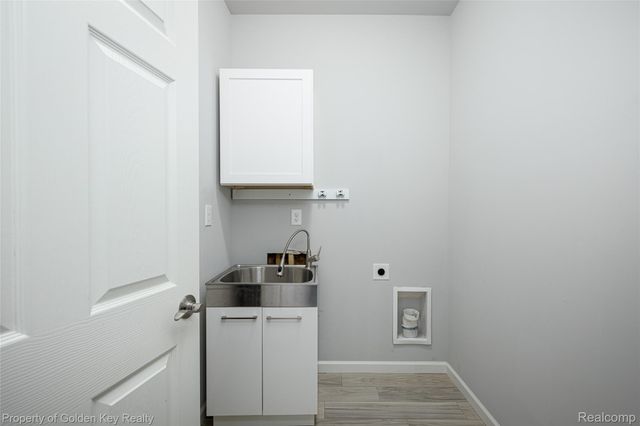 420 Dorchester Drive, Howell, MI 48855