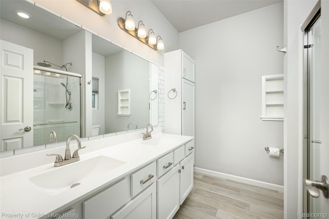 420 Dorchester Drive, Howell, MI 48855