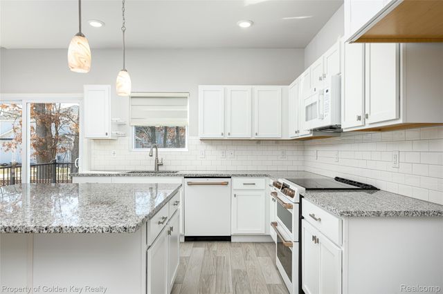 420 Dorchester Drive, Howell, MI 48855