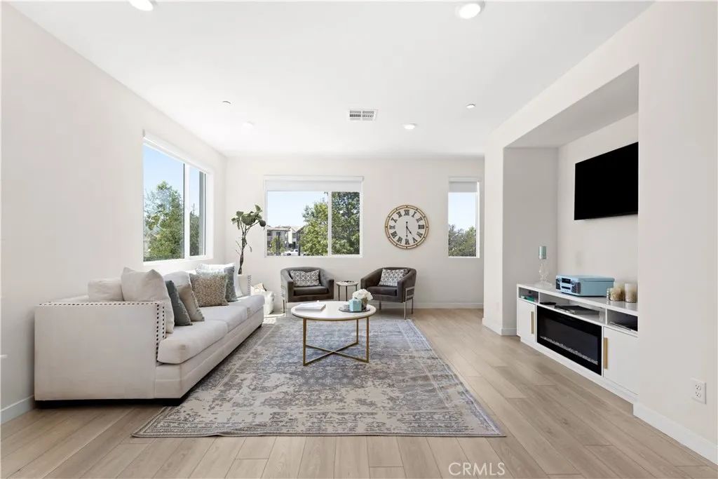 27553 Sanctuary Court, Valencia, CA 91355