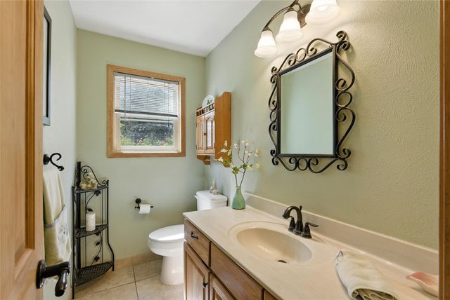 37 Paseo Del Pinon, Santa Fe, NM 87508
