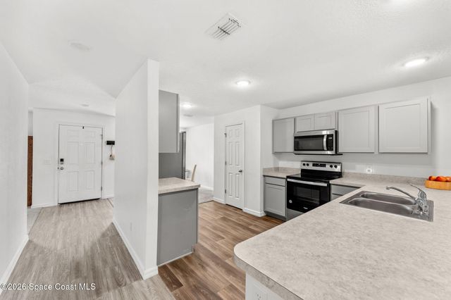 281 Sarah Road SW, Palm Bay, FL 32908