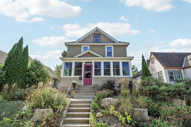 110 Winifred Street W, Saint Paul, MN 55107