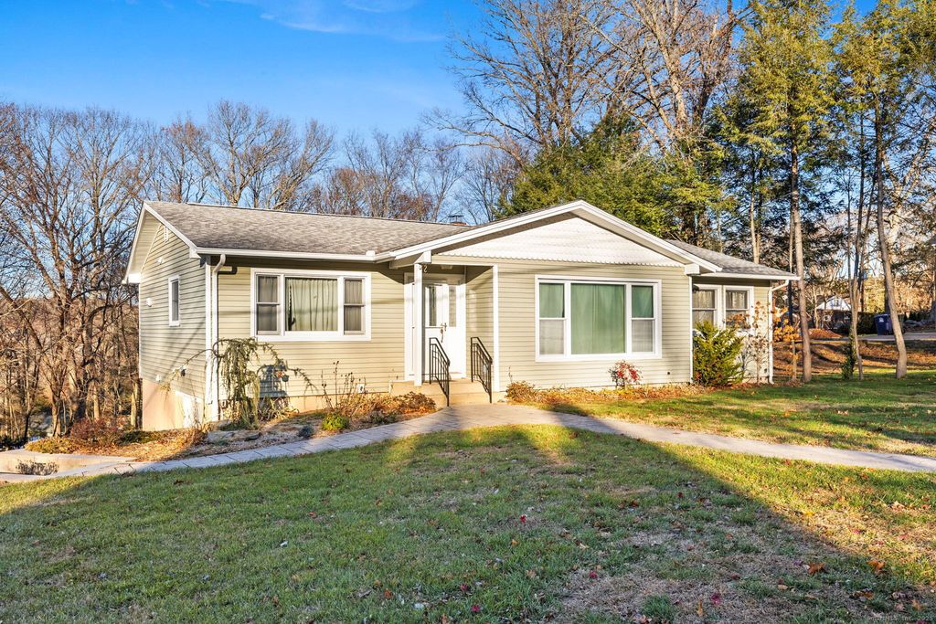 9 Omar Street, Seymour, CT 06483