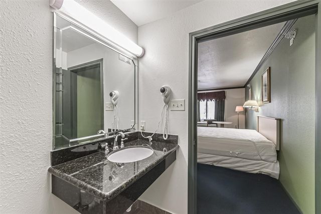 1025 Swanson Street 314, Houston, TX 77030