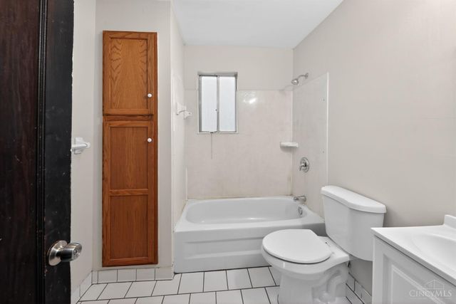 1059 Lockman Avenue, Cincinnati, OH 45238