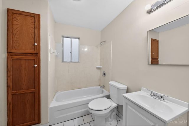 1059 Lockman Avenue, Cincinnati, OH 45238