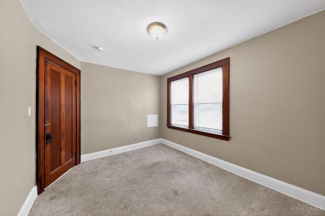 1059 Lockman Avenue, Cincinnati, OH 45238